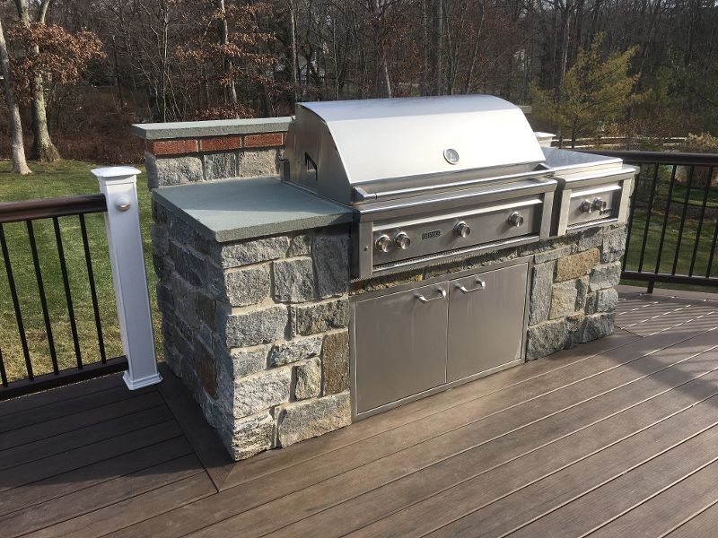 Outdoor Patio and Dining