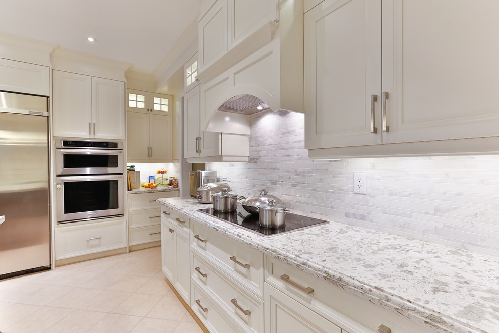 Inspiration for a transitional kitchen remodel in Toronto