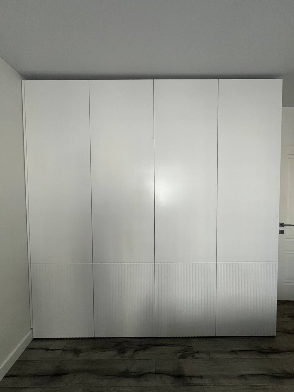 Стильный шкаф (сборка в деталях)