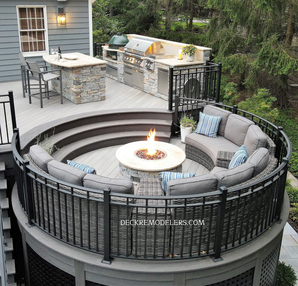 Design ideas for a transitional deck in New York.