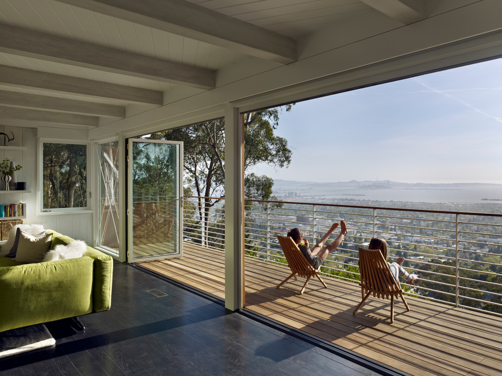This is an example of a midcentury balcony in San Francisco.