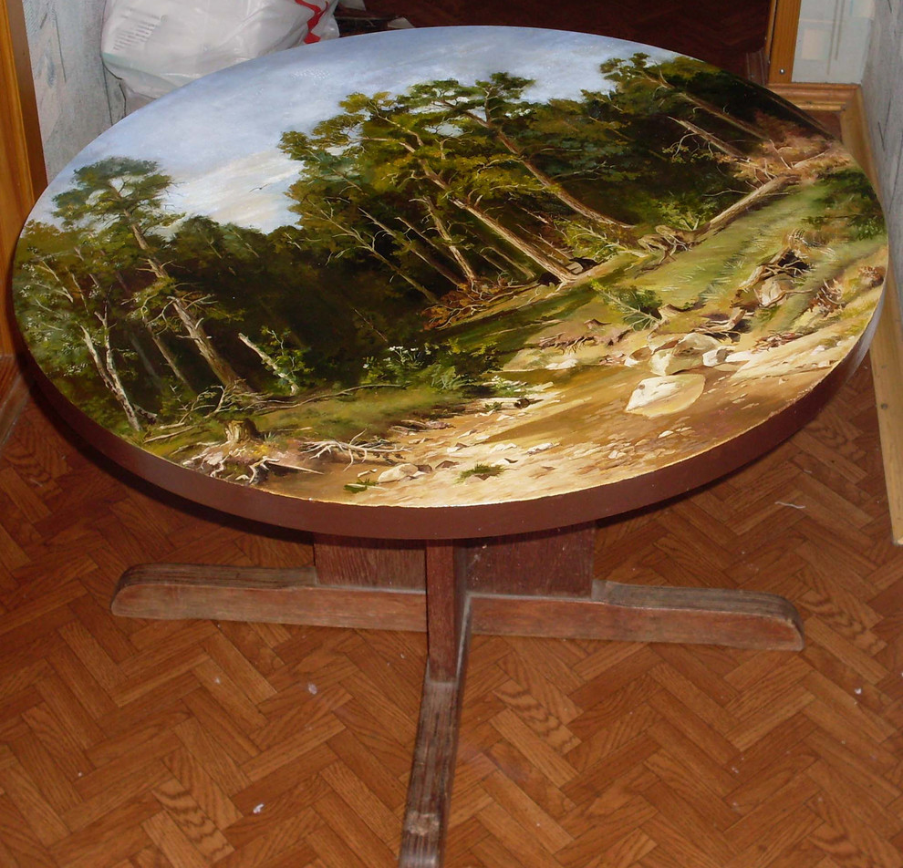 Стол с росписью