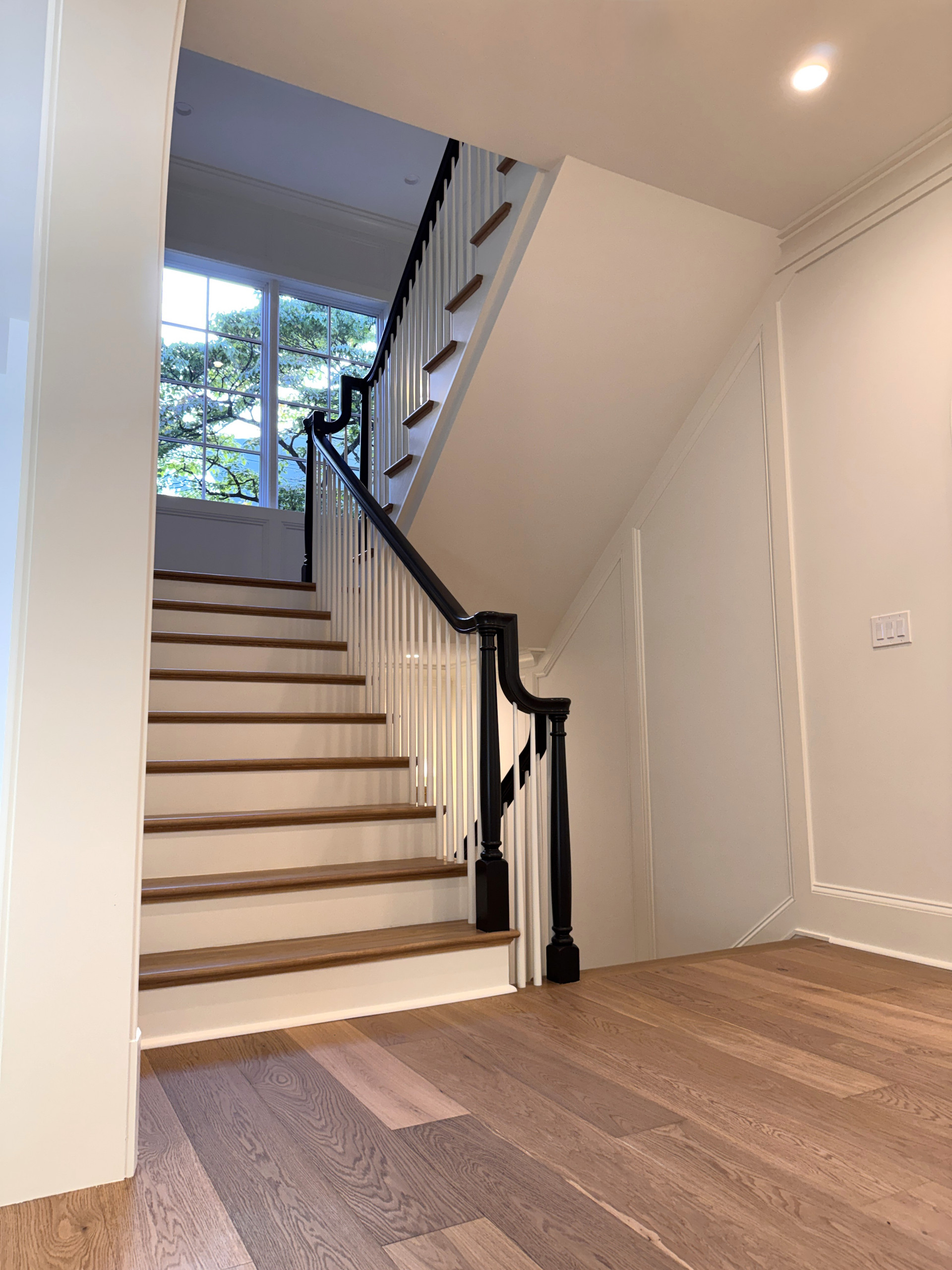 Project #160 | Traditional Box Stair with Gooseneck Handrail
