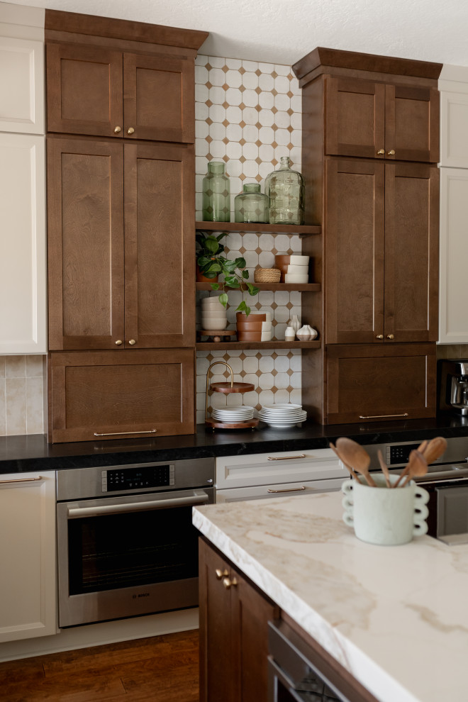 Example of a transitional kitchen design in Phoenix