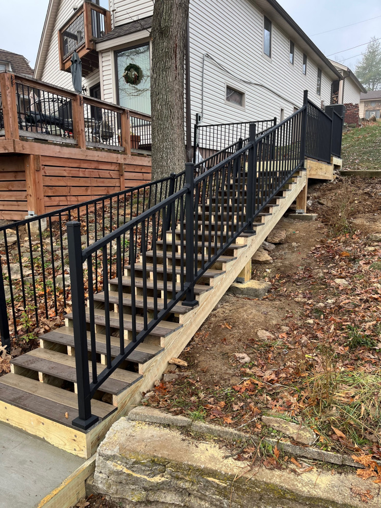 Ramp/Stair Building in Lake Waukomis, MO