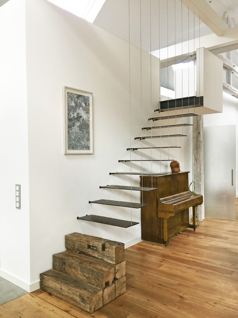 Stahltreppe Aufgehangt An Edelstahlseilen Modern Treppen Sonstige Von Busse Metallgestaltung