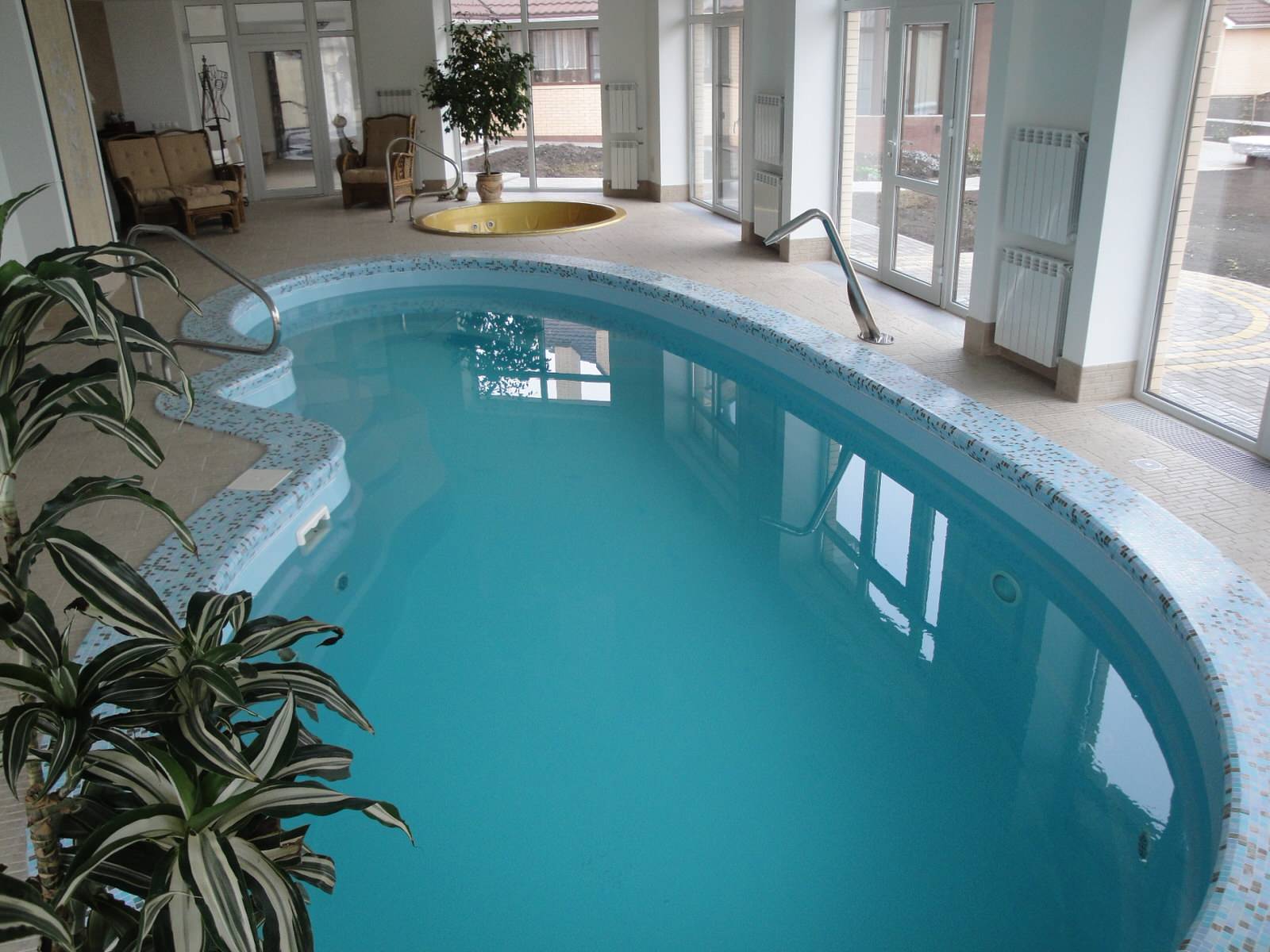 Бассейны в помещениях