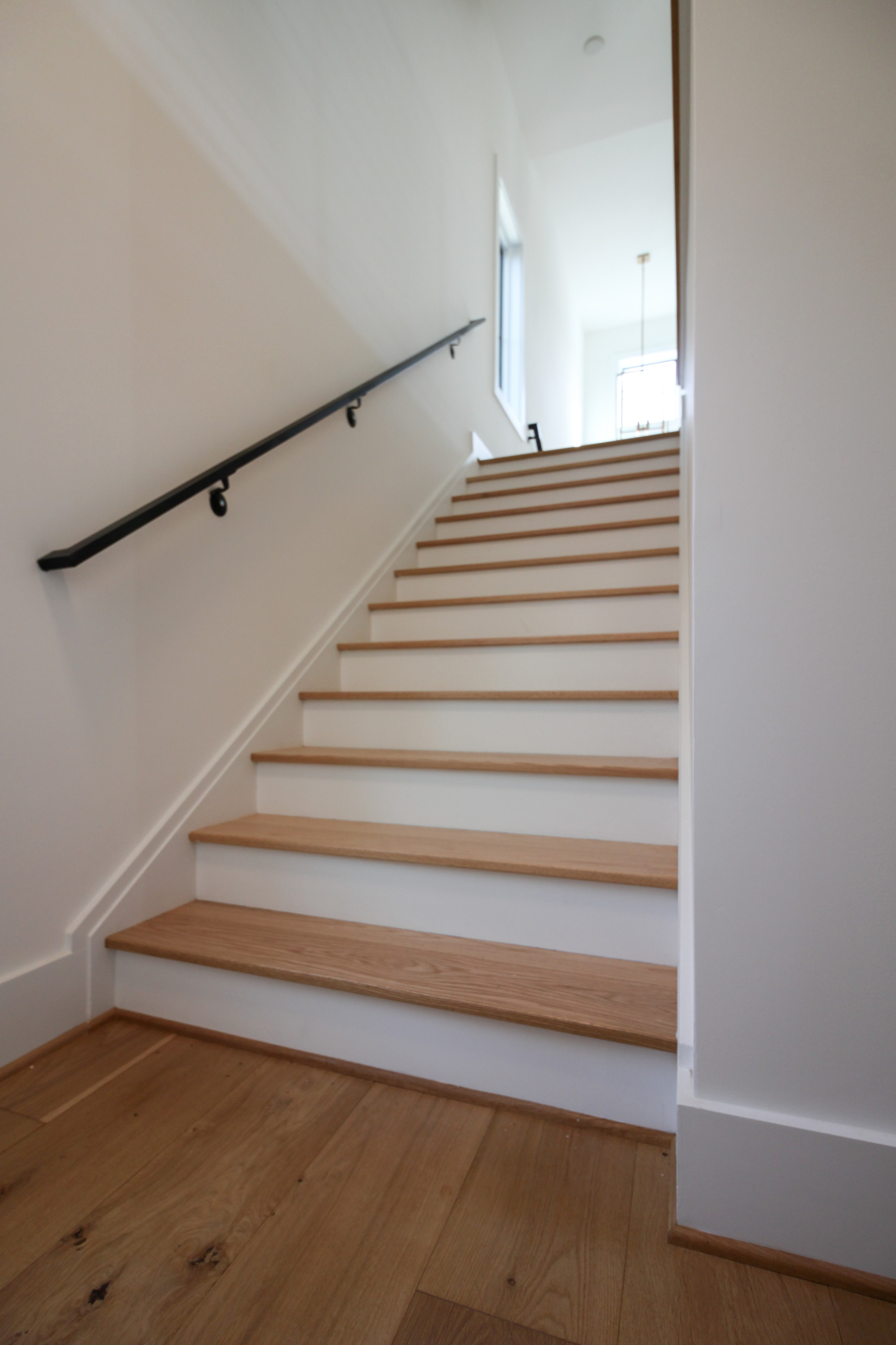 85_Sleek Three-Quarter Turn Multilevel-Staircase, McLean VA 22101
