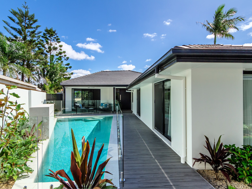 Inspiration for a contemporary exterior in Gold Coast - Tweed.