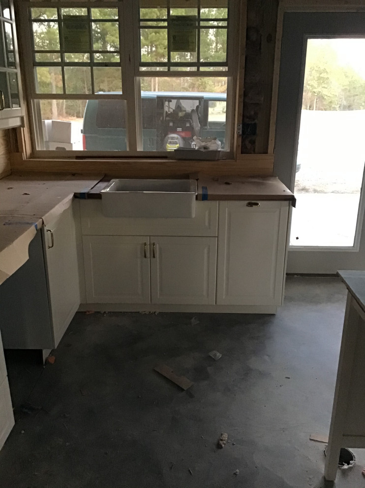 Inspiration for a modern kitchen remodel in Charlotte