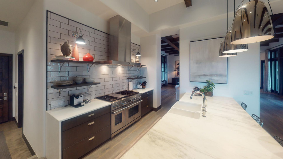 Transitional kitchen photo in Phoenix