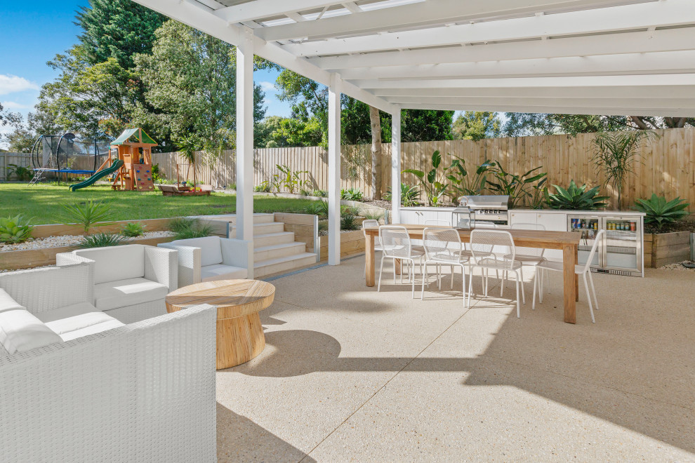 Inspiration for a beach style patio in Melbourne.