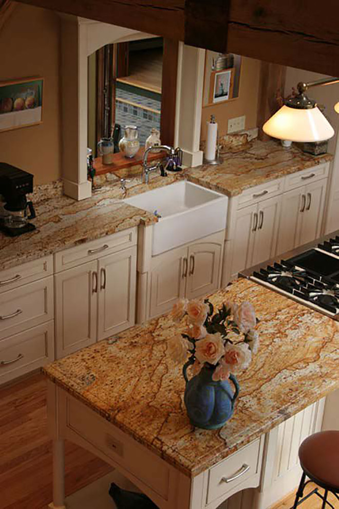 Kitchen - kitchen idea in Boston