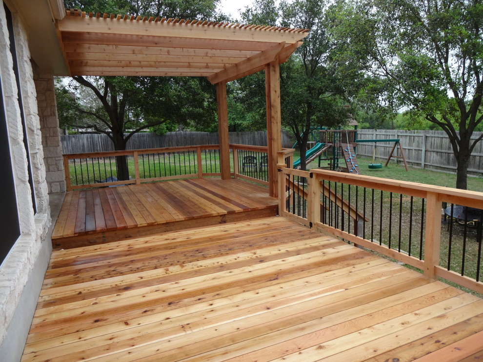 Example of a classic deck design in Austin