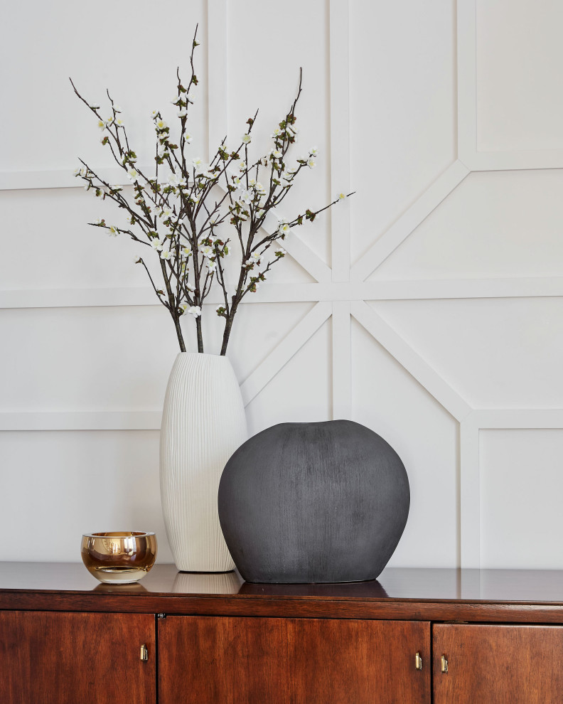 Inspiration for a transitional entryway remodel in Toronto