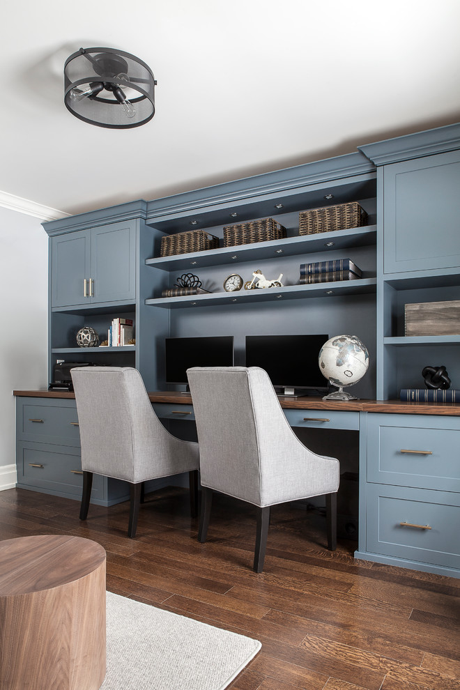 Transitional home design photo in Toronto