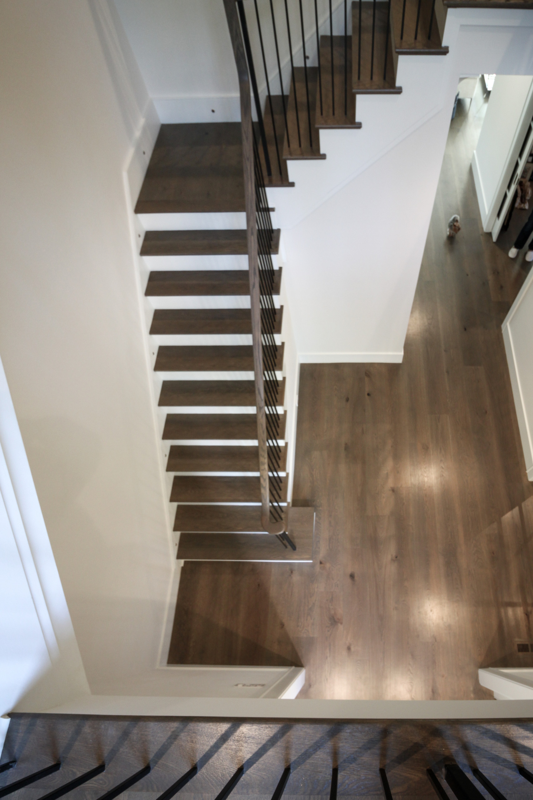 Project #82 | Three-Level Staircase with Extended Balcony