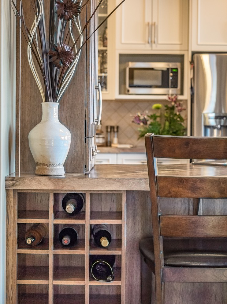 Inspiration for a rustic kitchen remodel in Calgary