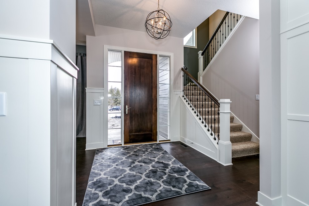 Photo of a transitional entryway in Minneapolis.