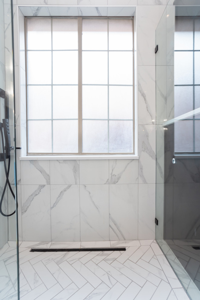 Black Locust | Master Bathroom
