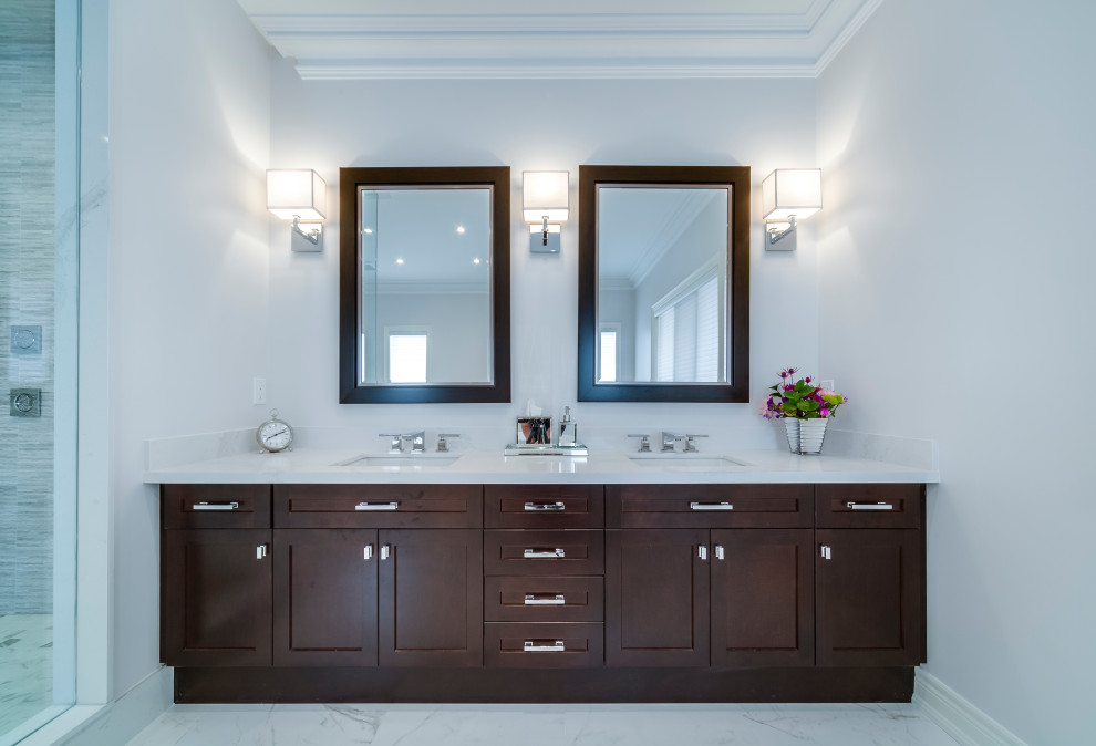Home design - transitional home design idea in Toronto