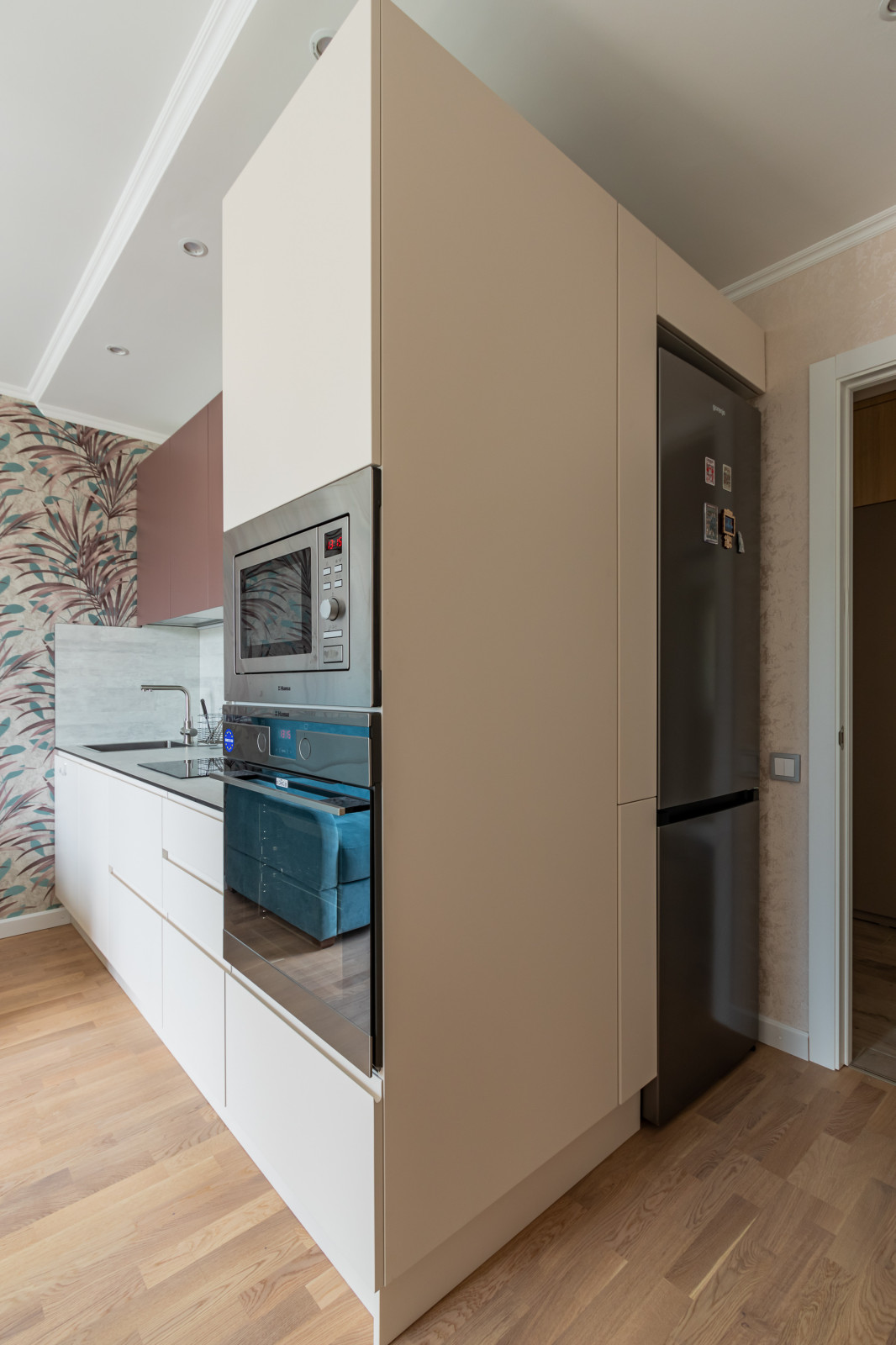 Угловая двухсторонняя кухня