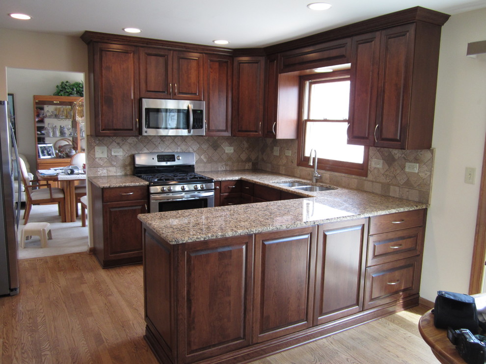 Custom Cabinets- Kitchen Gallery - Traditional - Kitchen ...