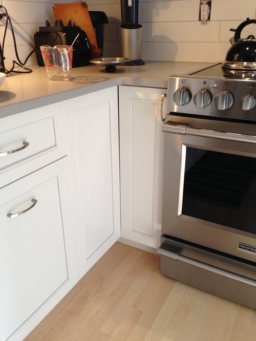 Need HELP lazy susan won't open because of stove