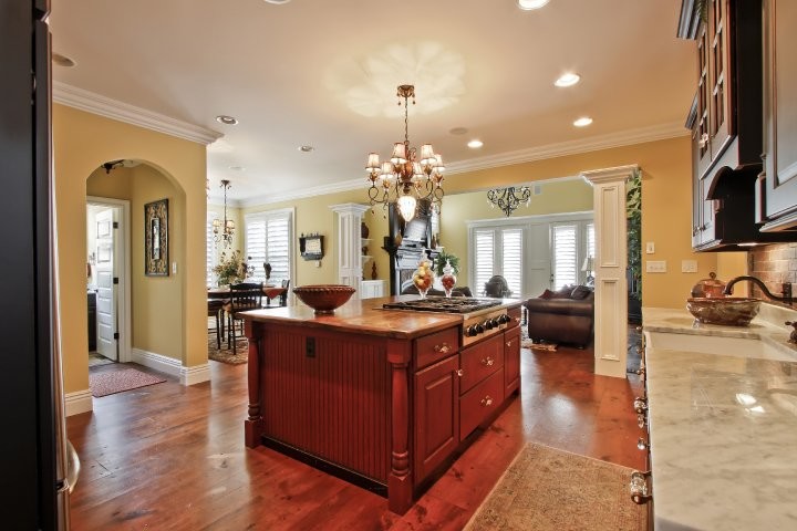 Kitchen - traditional kitchen idea