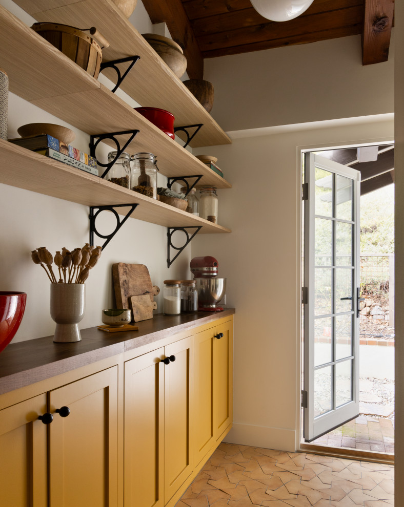 Example of a tuscan home design design in Los Angeles