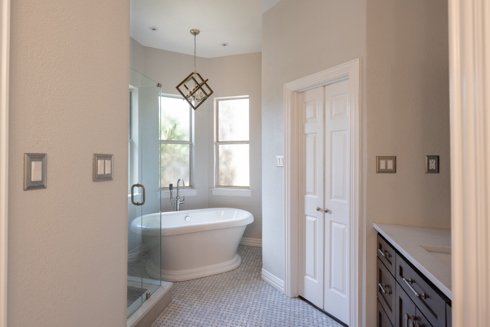 Crossvine | Master + Guest Bathroom
