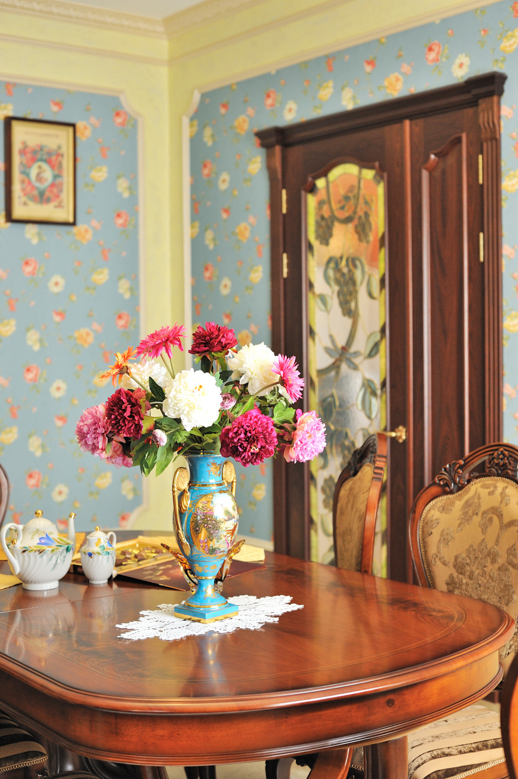 Интерьер дома в классическом стиле (250 кв м)