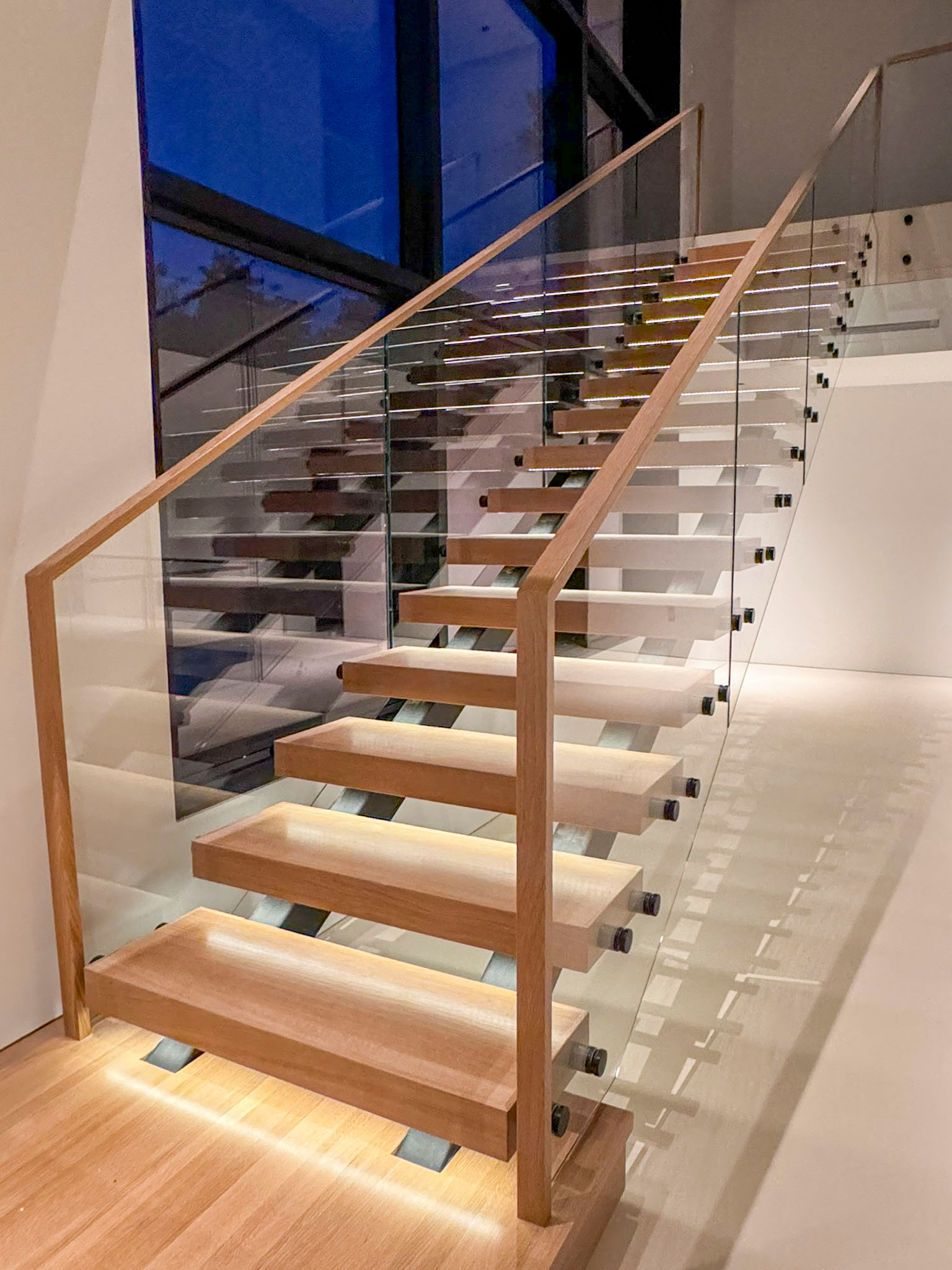 126_Visually Open and Light Contemporary Staircase, Mclean, VA 22102