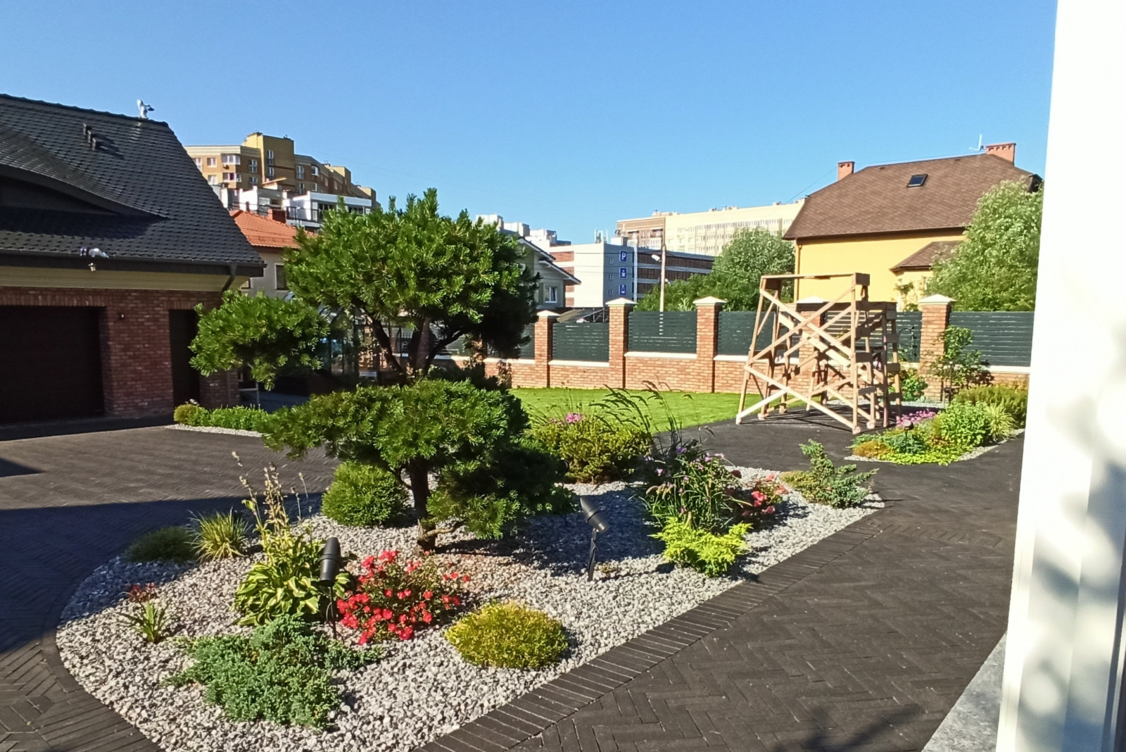 Частный  сад