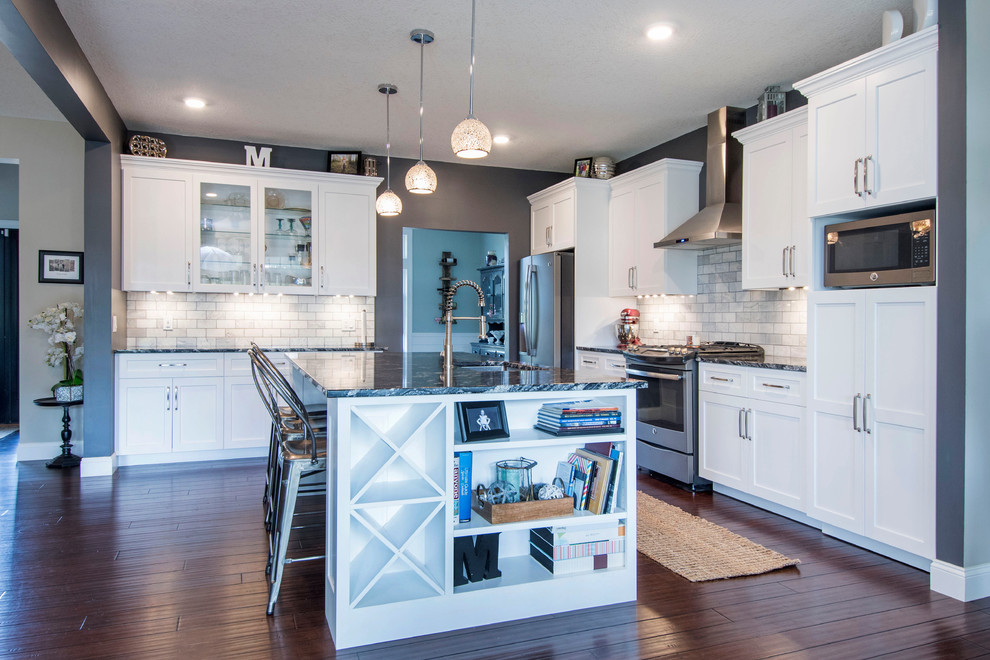 Example of a transitional kitchen design in Cincinnati