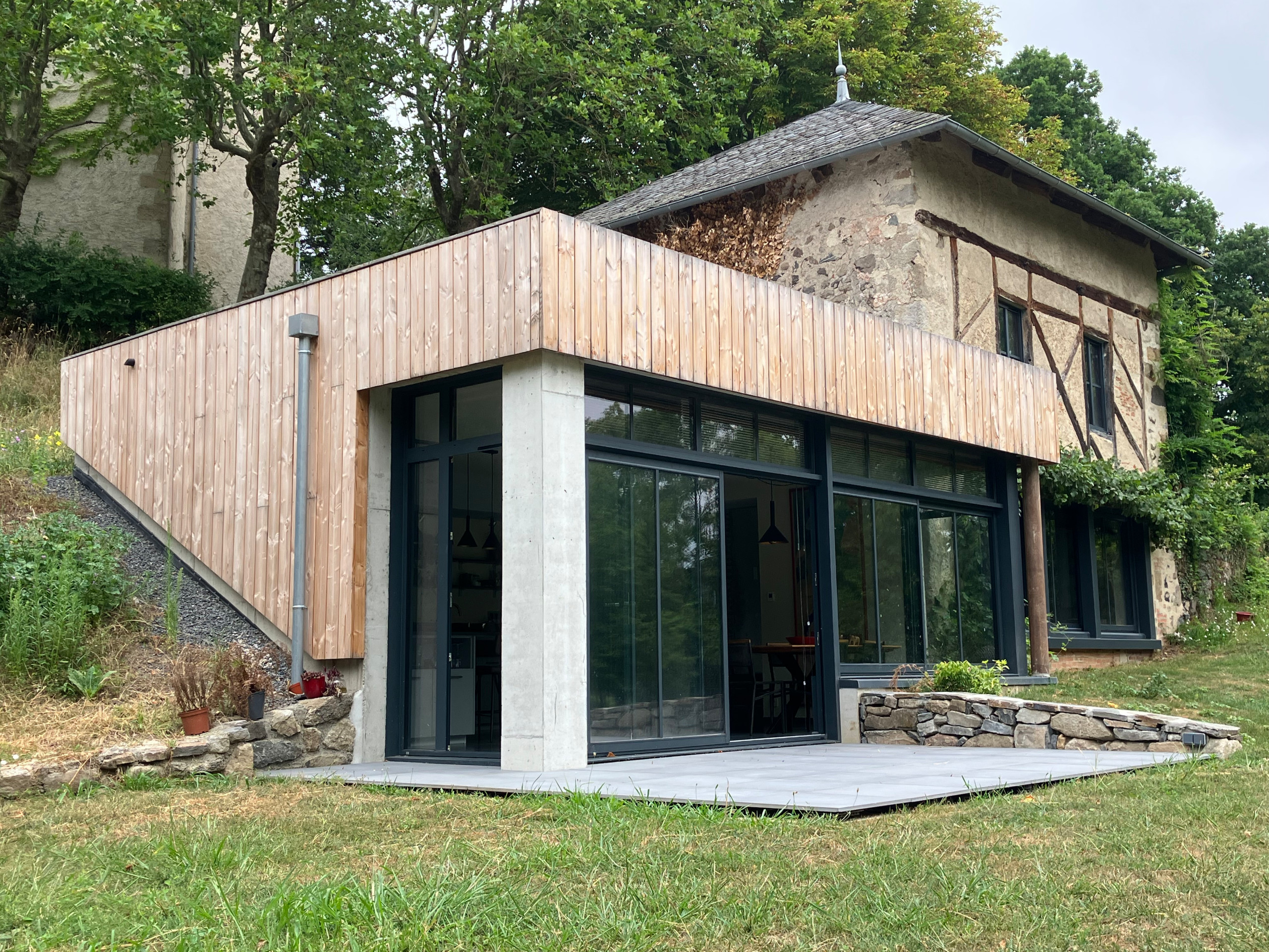 EXTENSION DE L'ANNEXE D'UN CHATEAU à YDES (Montfouilloux)