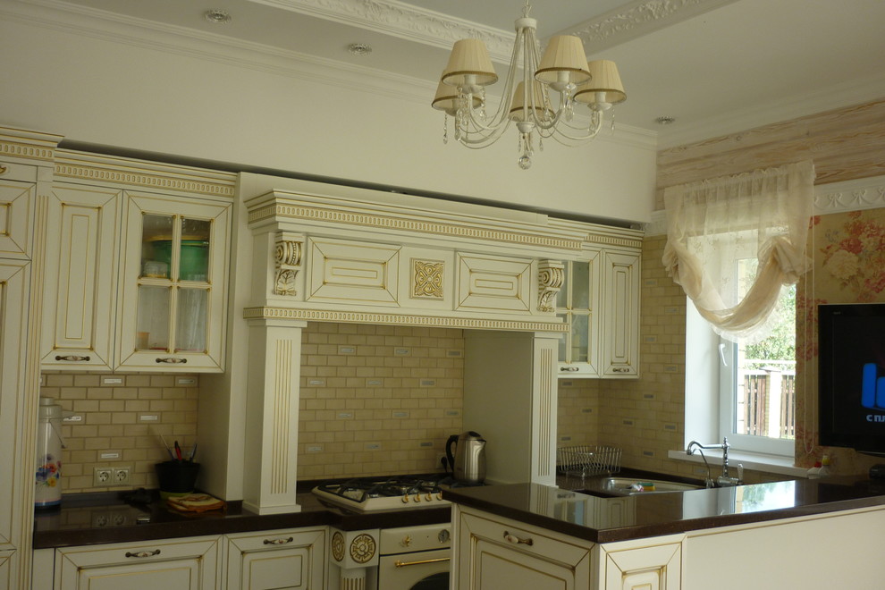 Кухня в загородном доме