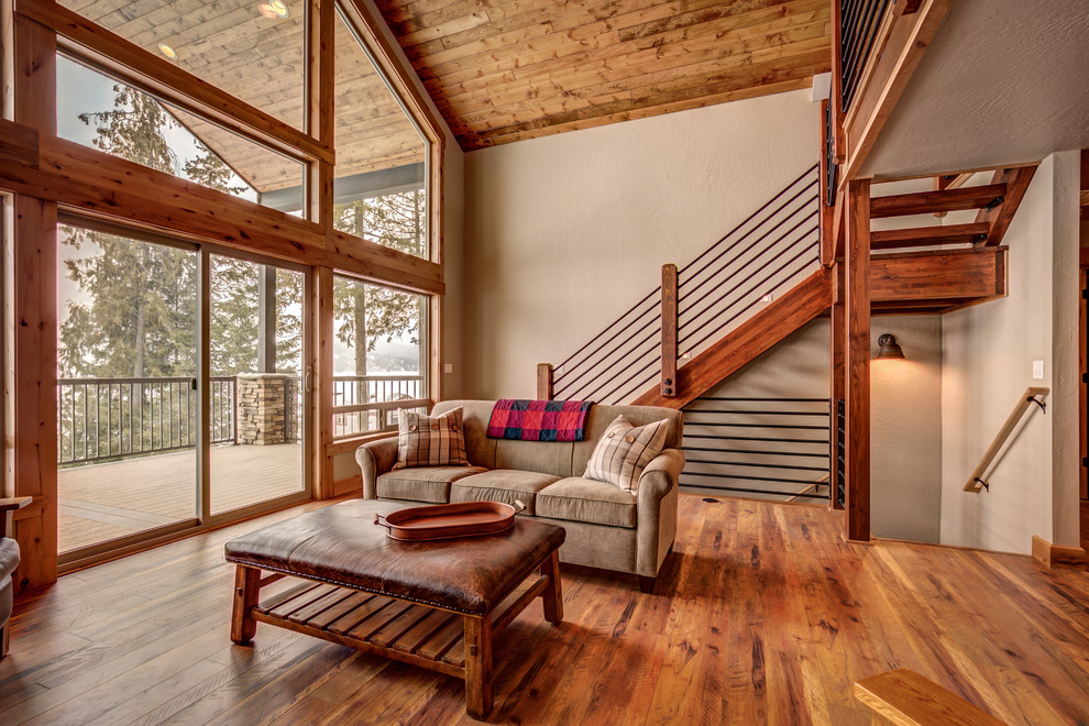 Example of a mountain style home design design in Seattle