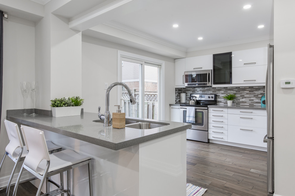 Kitchen - kitchen idea in Toronto