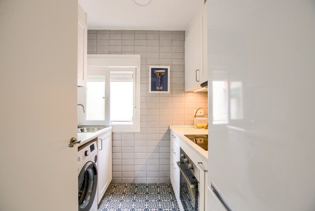 Proyecto Ventas midcentury-kitchen