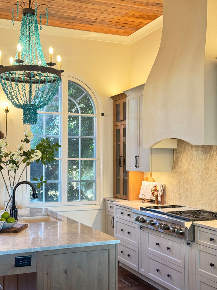 Modern Mediterranean Kitchen