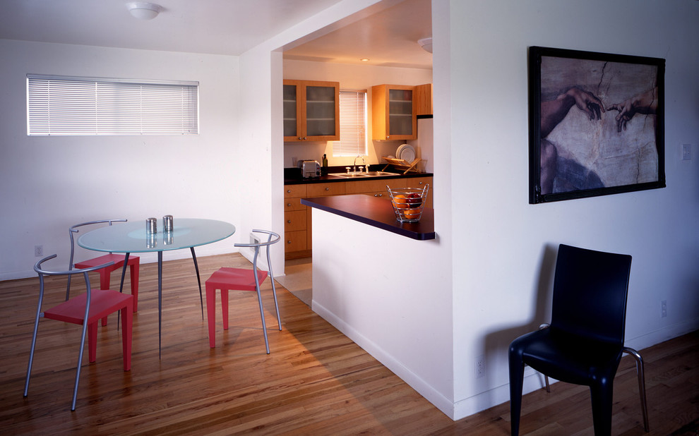This is an example of a contemporary dining room in Salt Lake City.