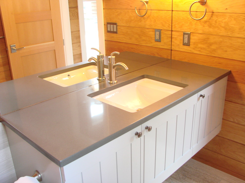 Bathroom - rustic bathroom idea