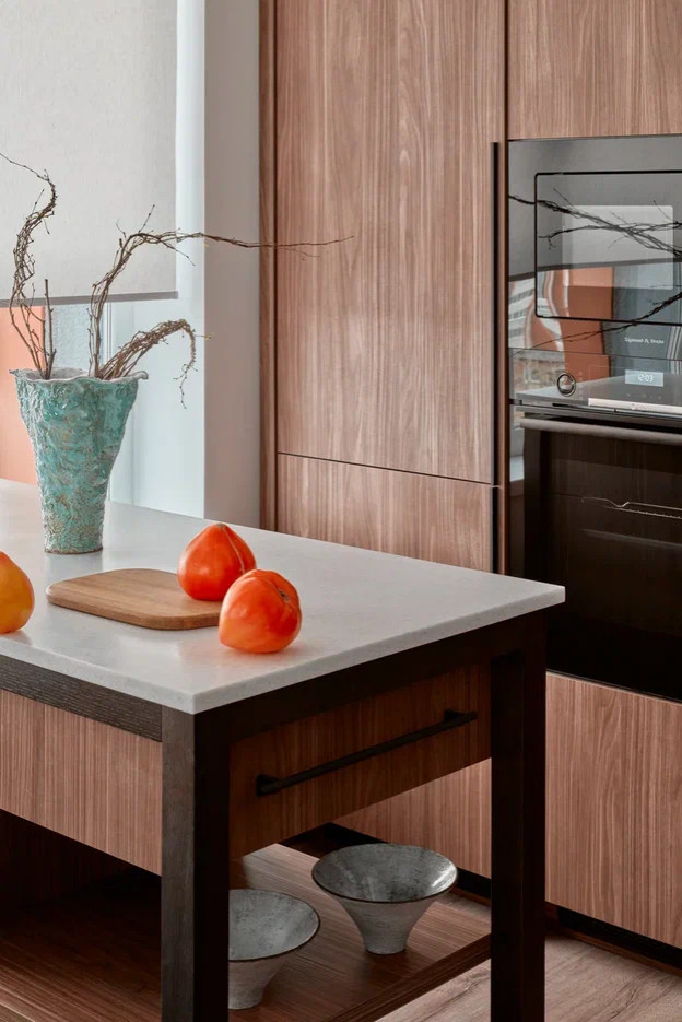 Кухня с мобильным островом