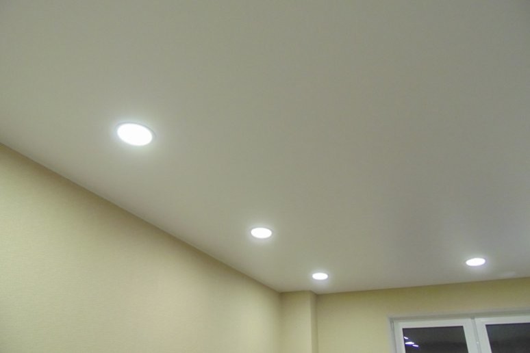 Натяжные потолки в Уручье