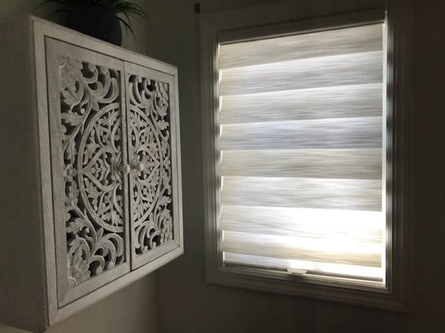 Alustra Vignette Modern Roman Shade