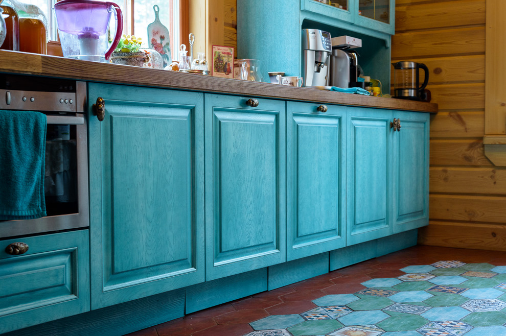 Примеры исполнения кухонь из массива