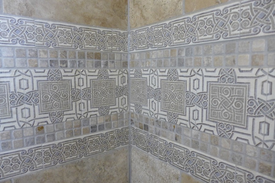 Mountain style bathroom photo in Orange County