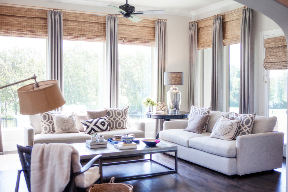 This is an example of a transitional family room in Dallas.