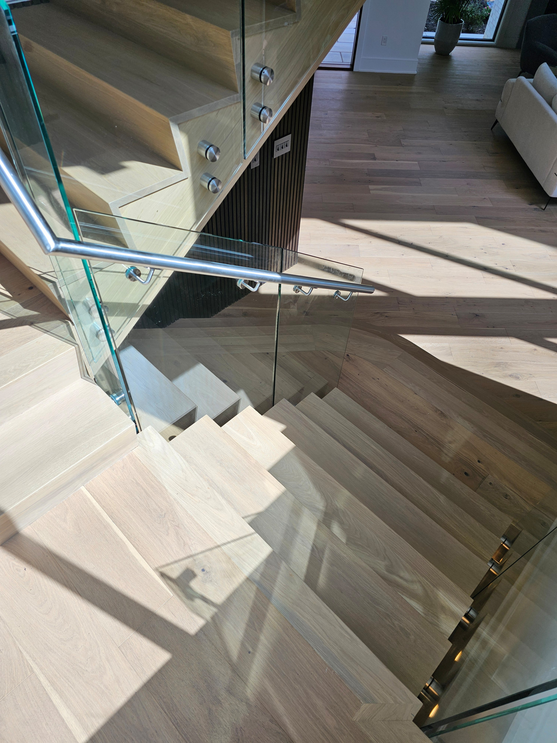 129_White Oak Slanted Riser Modern Stair, Mclean, VA 22102